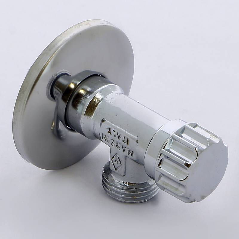 Вентиль угловой запорный Bugatti MINNESOTA 1/2 x 1/2 с розеткой хром 8600007