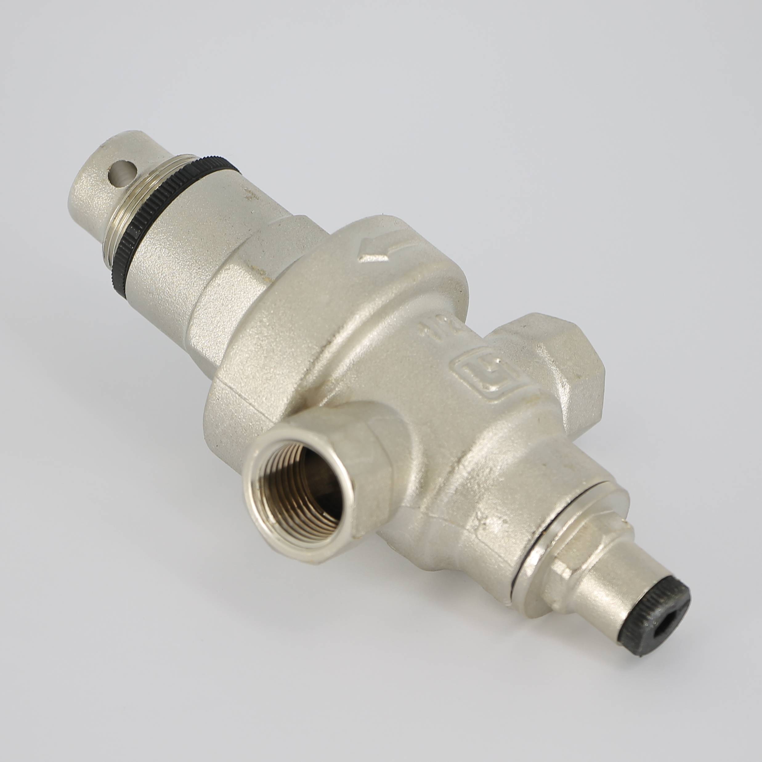 Редуктор давления UNI-FITT ВВ 1/2 1-6 бар PN25 никелированный под радиальный манометр 206N2140