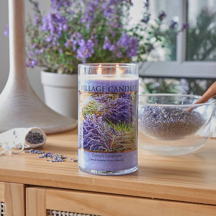 Ароматическая свеча Village Candle Французская лаванда 538 г 10092