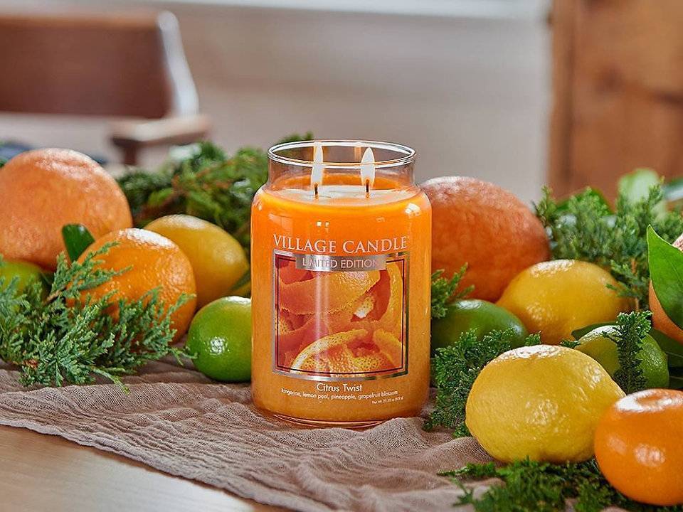 Ароматическая свеча Village Candle Цитрусовый микс 602 г 10066