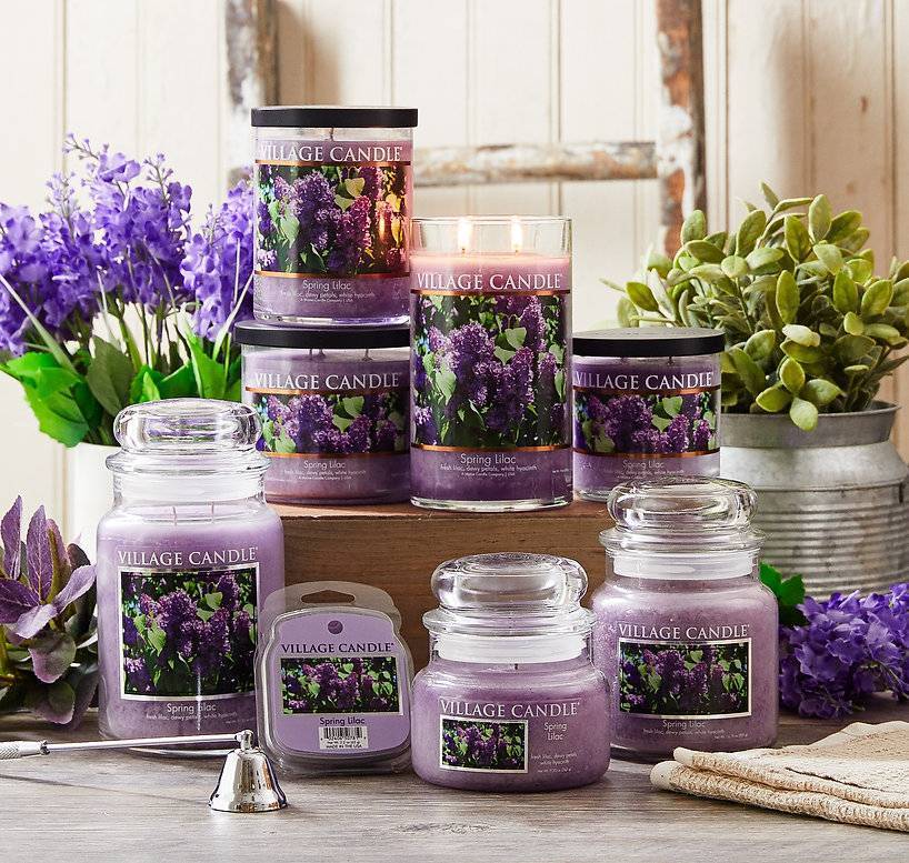 Ароматическая свеча Village Candle Spring Lilac Весенняя сирень 213 г 10148