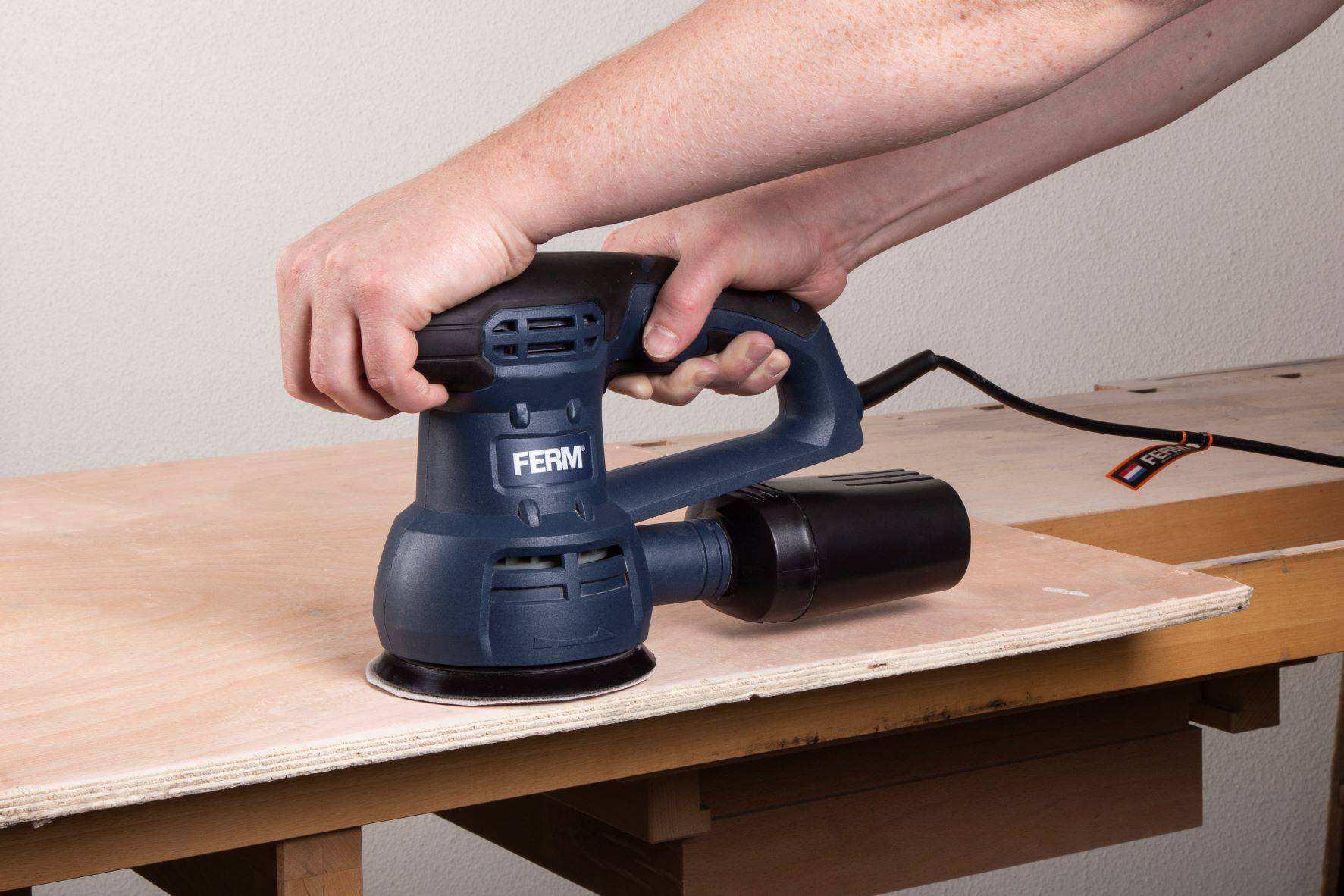 Эксцентриковая шлифовальная машина FERM ESM 430 Вт 125 мм ESM