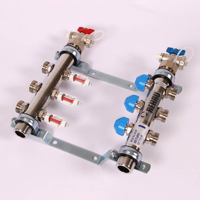 Коллекторная группа REHAU HKV-D 1 x 3/4 3 выхода 208031