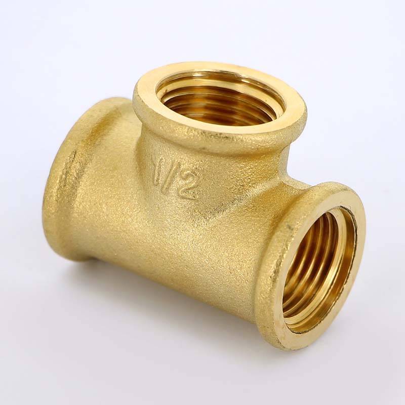 Тройник латунный Uni-Fitt 1/2 ВР 615G2220