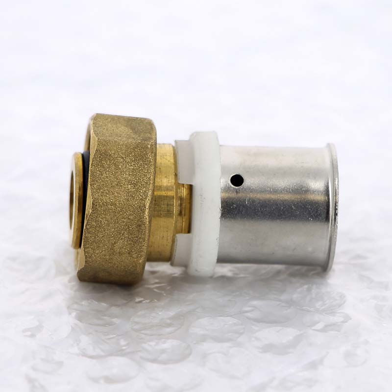 Муфта переходная пресс-В Uni-Fitt с накидной гайкой Евроконус 20х3/4 713G7300