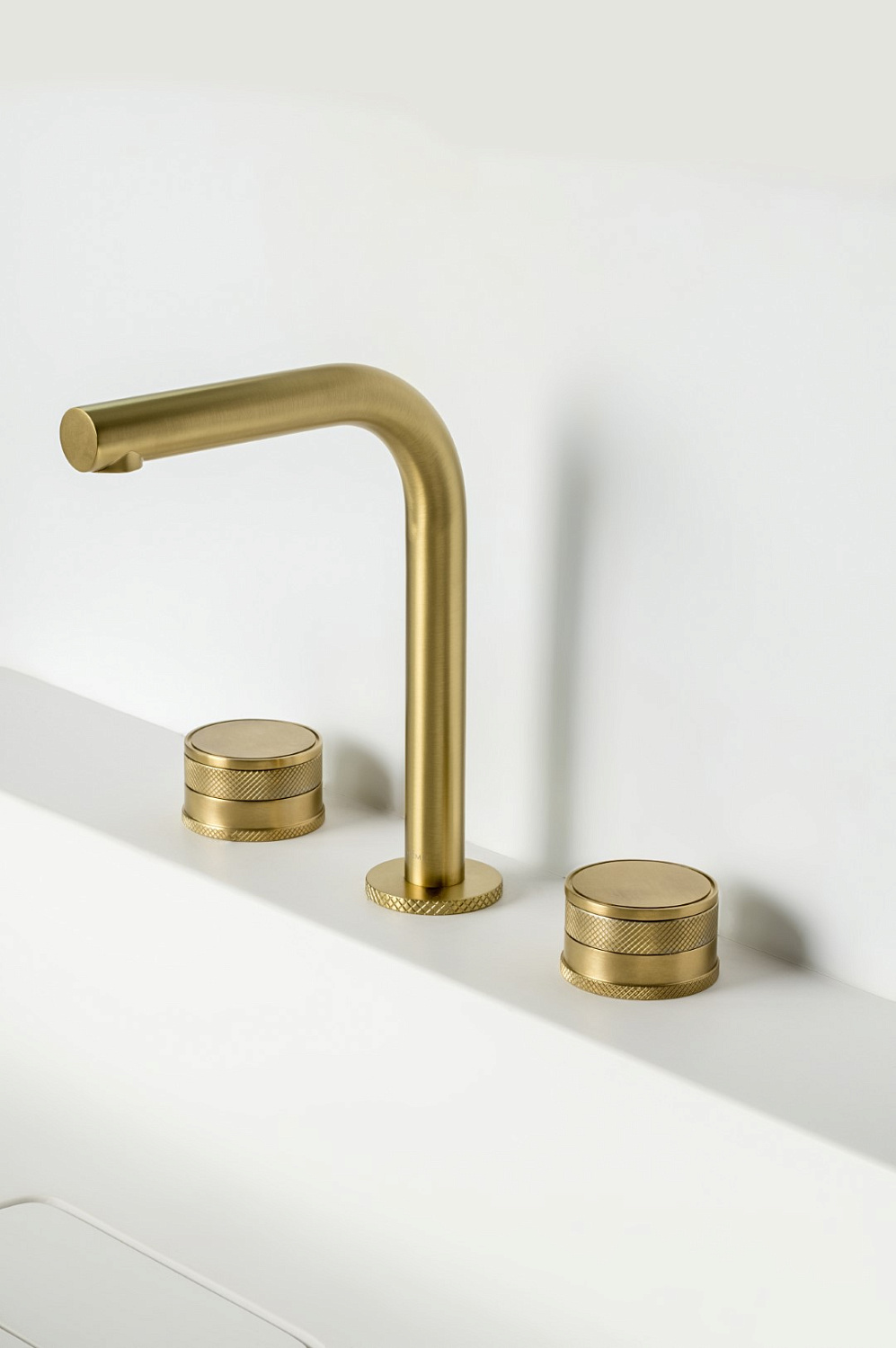 Смеситель для раковины Boheme Prestige на 3 отверстия матовое золото 152-MG-PR