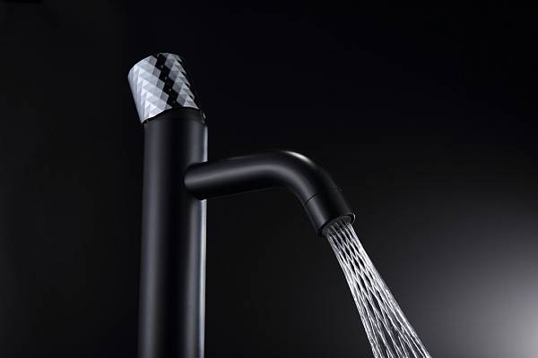 Смеситель для раковины Boheme Stick Black Diamond Chrome 121-BCR