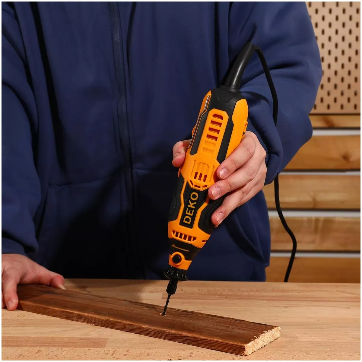 Гравер электрический DEKO DKRT200E 200 Вт кейс 43 аксессуара 063-4114