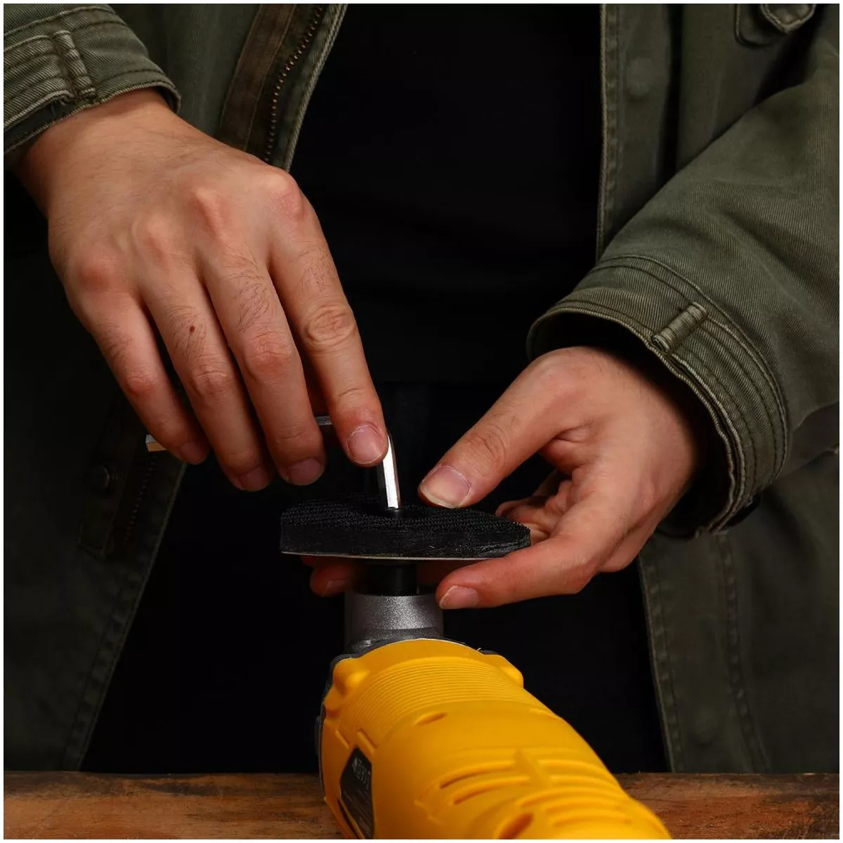 Реноватор сетевой Deko DKOT500 500 Вт набор 39 предметов в сумке 063-4111