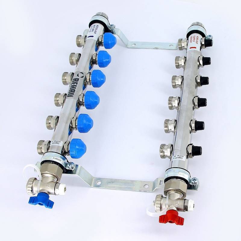 Коллекторная группа из нержавеющей стали Rehau HKV-D с регулирующими и термостатическими вентилями 1 x 3/4 EK 6 выходов 218061