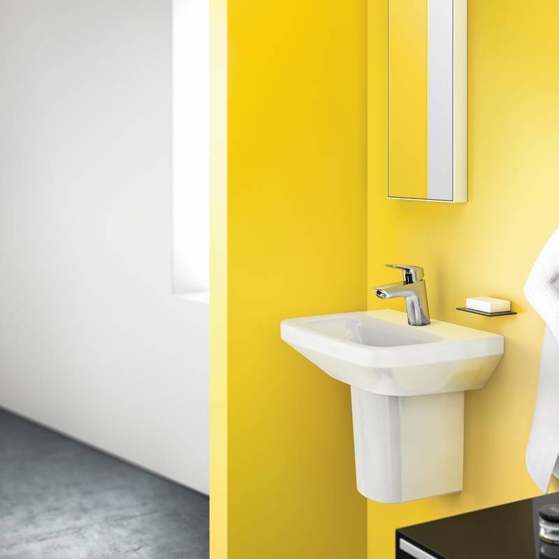 Смеситель для раковины Hansgrohe Logis 70 со сливным гарнитуром хром 71070000