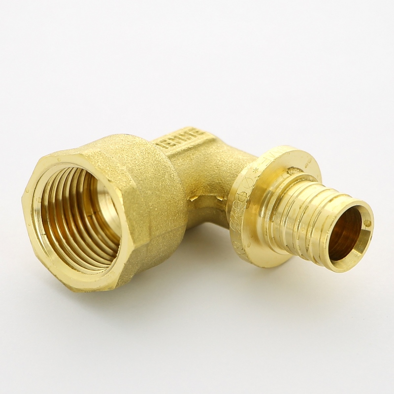 Угол аксиальный-В 16 х 1/2