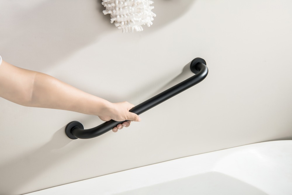 Поручень Aquatek 450 мм матовый черный AQ4995MB