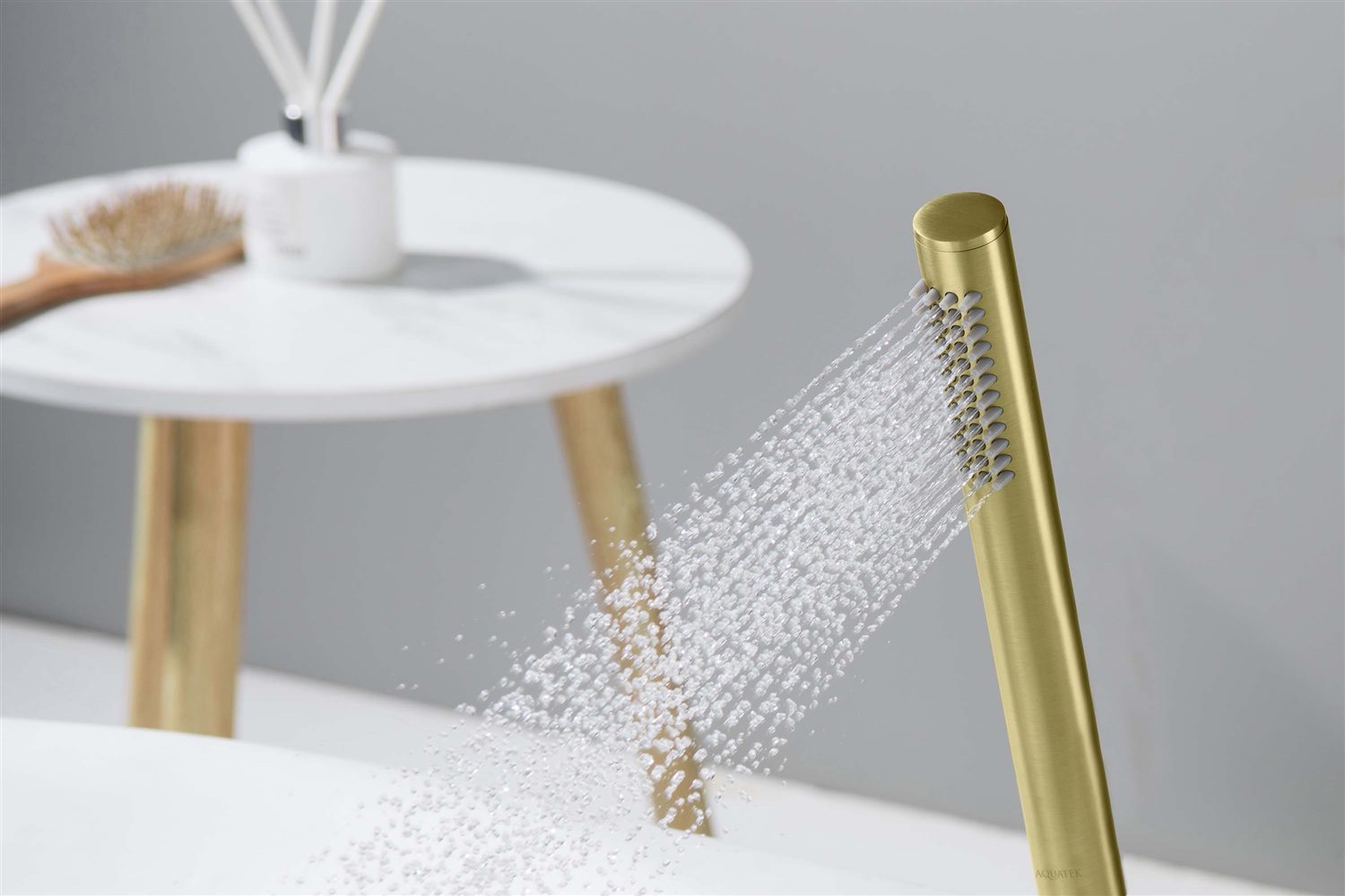 Ручной душ Aquatek Европа 1 режим шлифованное золото AQ2002BG