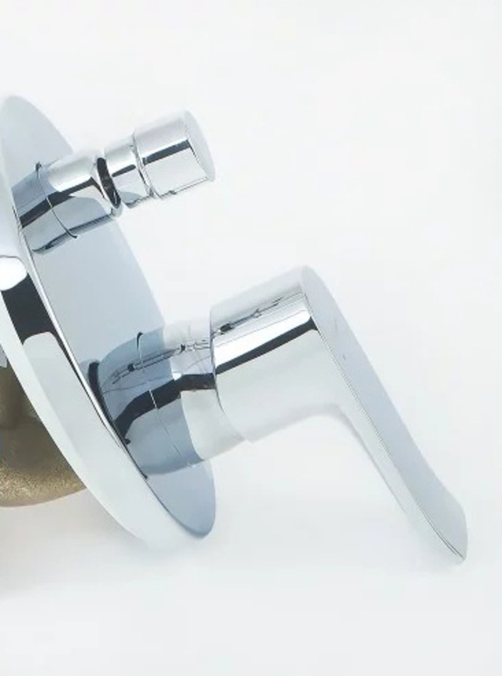 Комплект смеситель для ванны Hansgrohe Metris и скрытая часть iBox universal 31493000/01800180