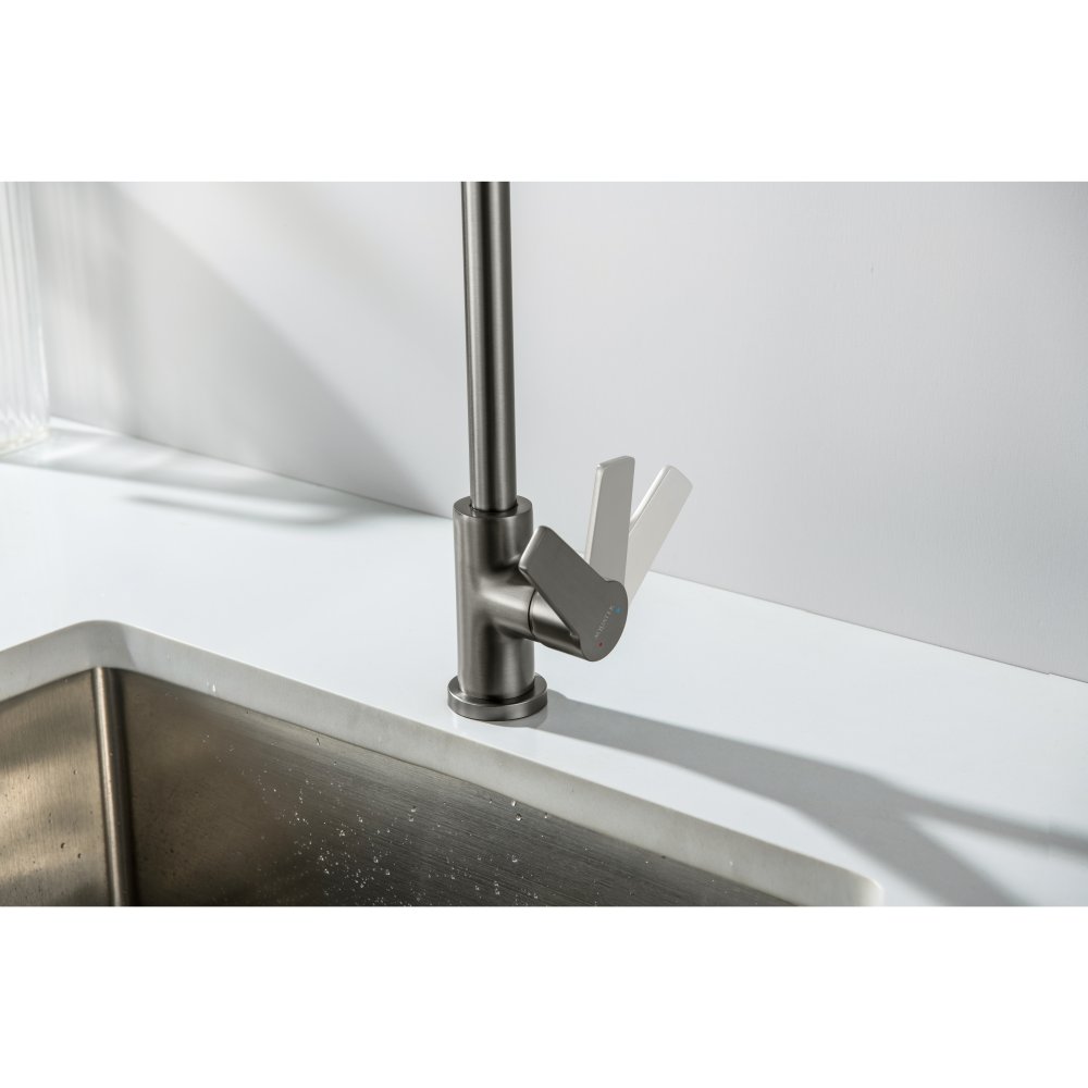 Смеситель для кухни Aquanet Лугано с квадратным изливом оружейная сталь AQ1781BGM