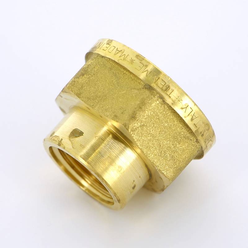 Муфта латунная Tiemme 1 x 1/2 дюйма ВР-ВР 1500080