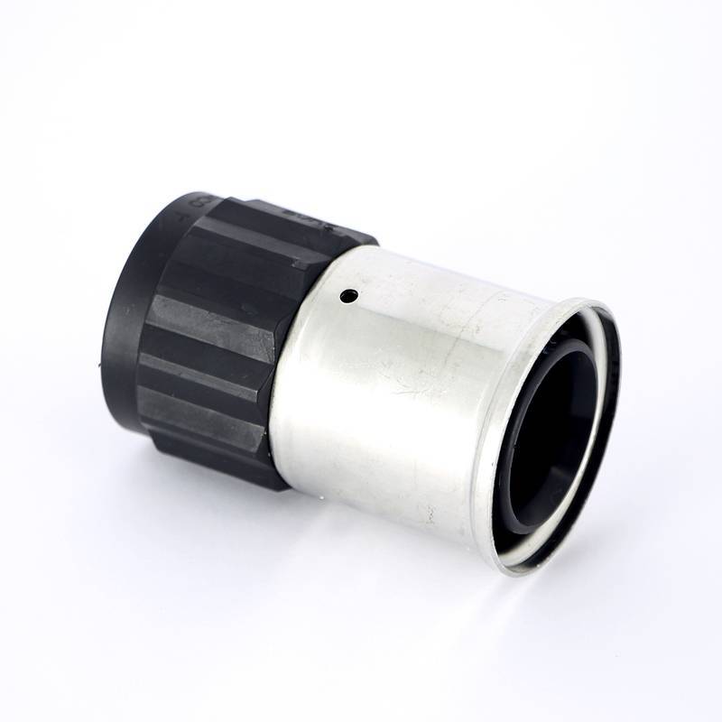 Муфта переходная пресс-В Henco PVDF 40х1 18PK-4006