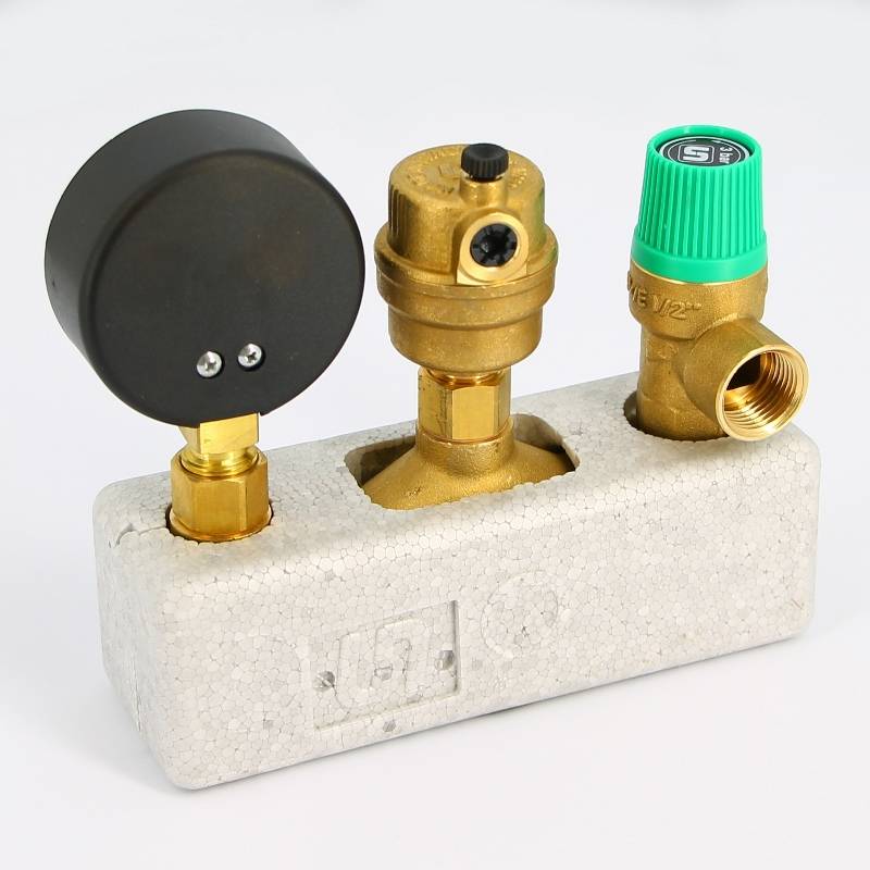 Группа безопасности котла Uni-Fitt до 50 кВт 1 3 бар с теплоизоляцией 253G4530