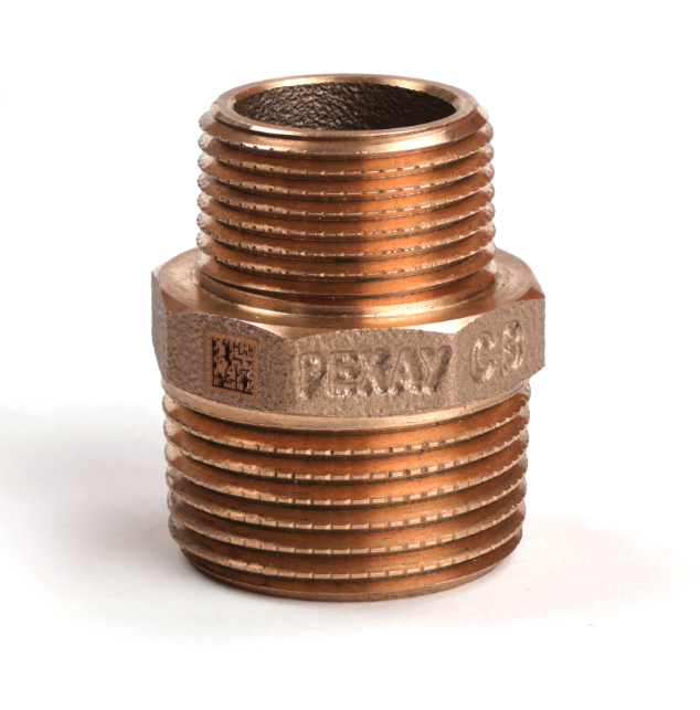 Ниппель редукционный REHAU RAUTITAN RX 1 x 3/4 красная бронза 241578-001