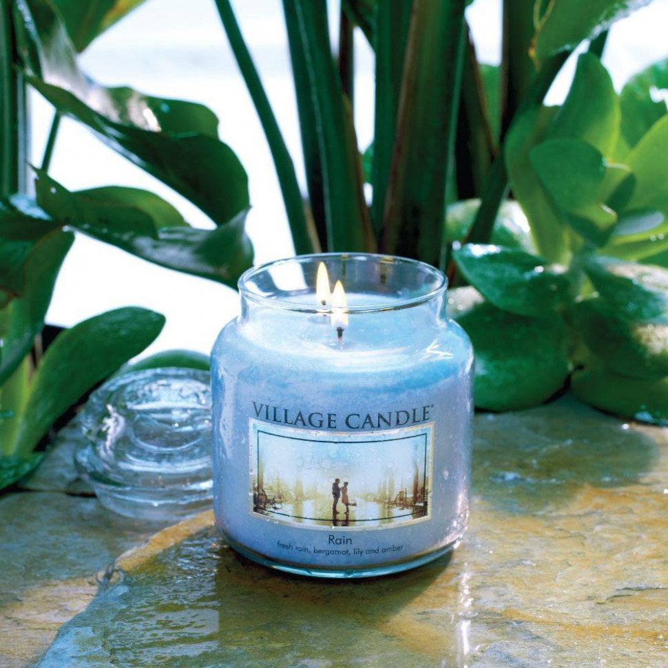 Ароматическая свеча Village Candle Летний дождь 389 г 10128