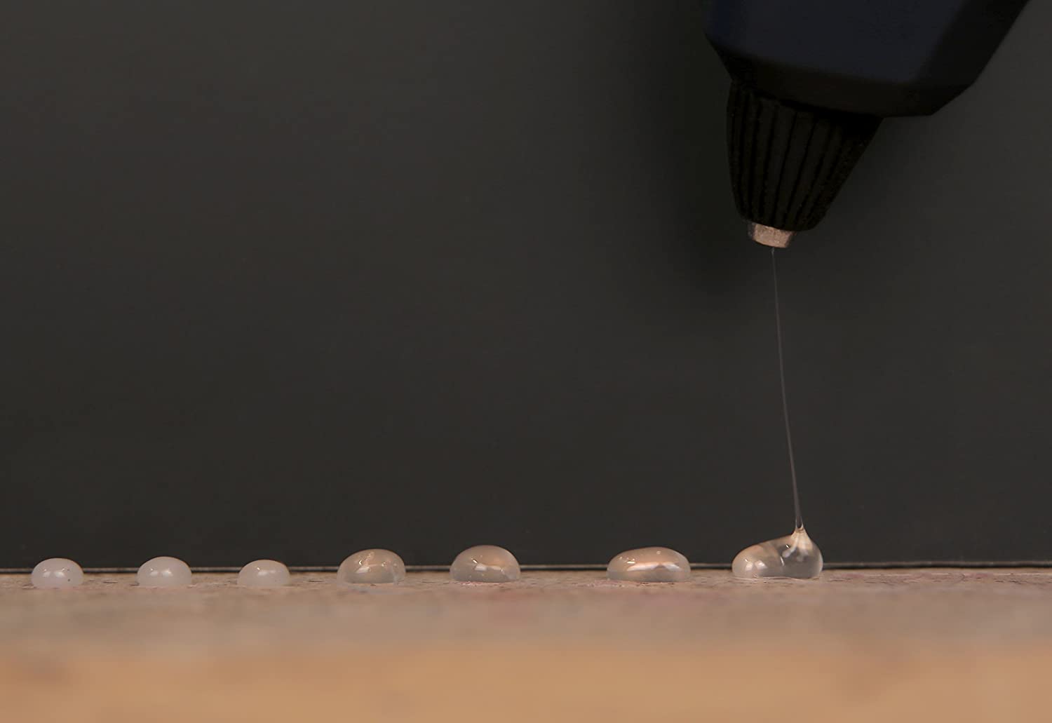 Клеевой пистолет Ferm GGM 75 Вт GGM