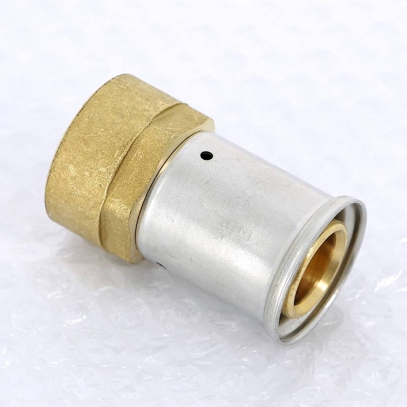 Муфта пресс Henco с внутренней резьбой 32x1 18P-3206