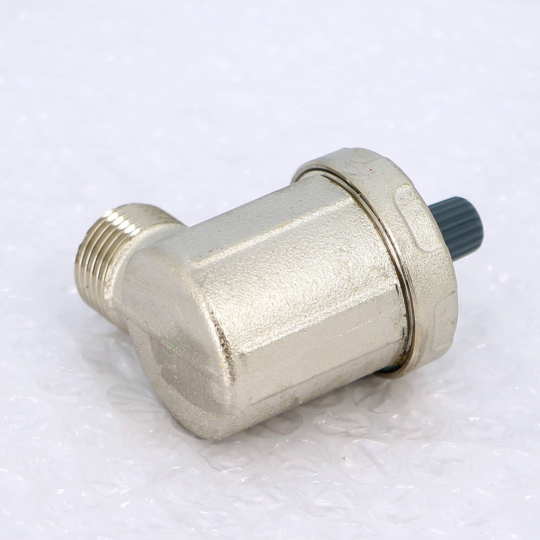 Воздухоотводчик автоматический угловой TIEMME 1/2 никелированный 1980003