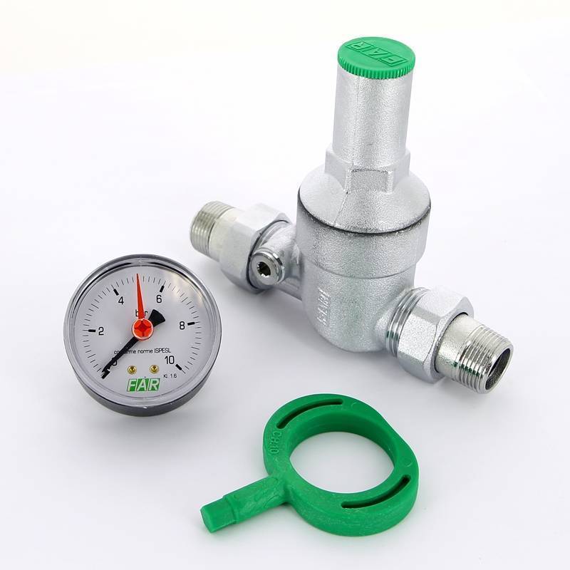 Редуктор давления хромированный FAR 3/4 НР-НР с манометром FA 2815 34