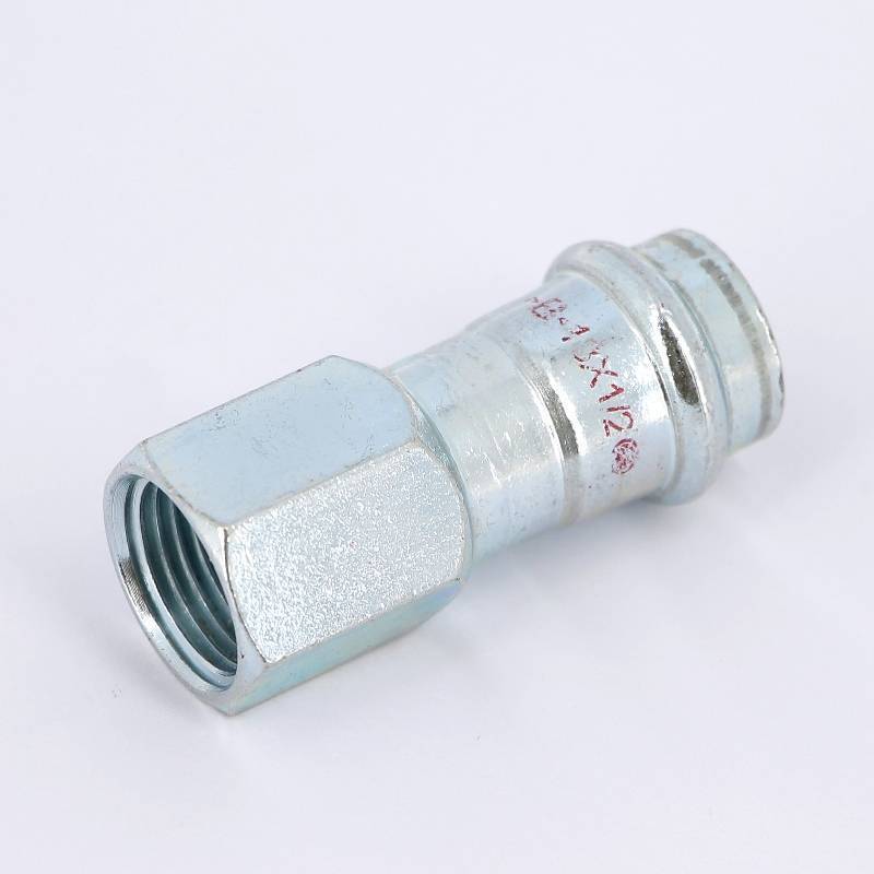 Муфта переходная IBP >B< Press Carbon 18 мм х 1/2 ВР оцинкованная сталь PC4270G0180400