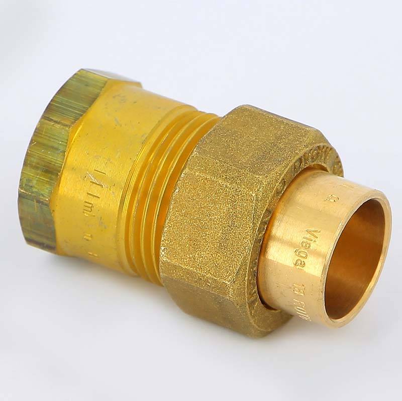 Разъемное соединение Viega 94343G пайка — внутренняя резьба с плоской прокладкой 18х1/2 120856