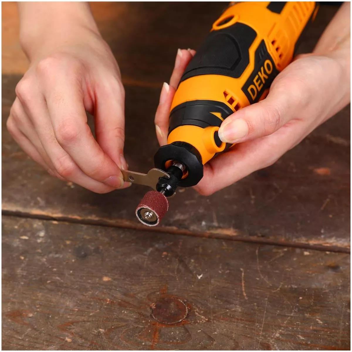 Гравер электрический DEKO DKRT350E-LCD 350 Вт кейс 43 аксессуара 063-4116