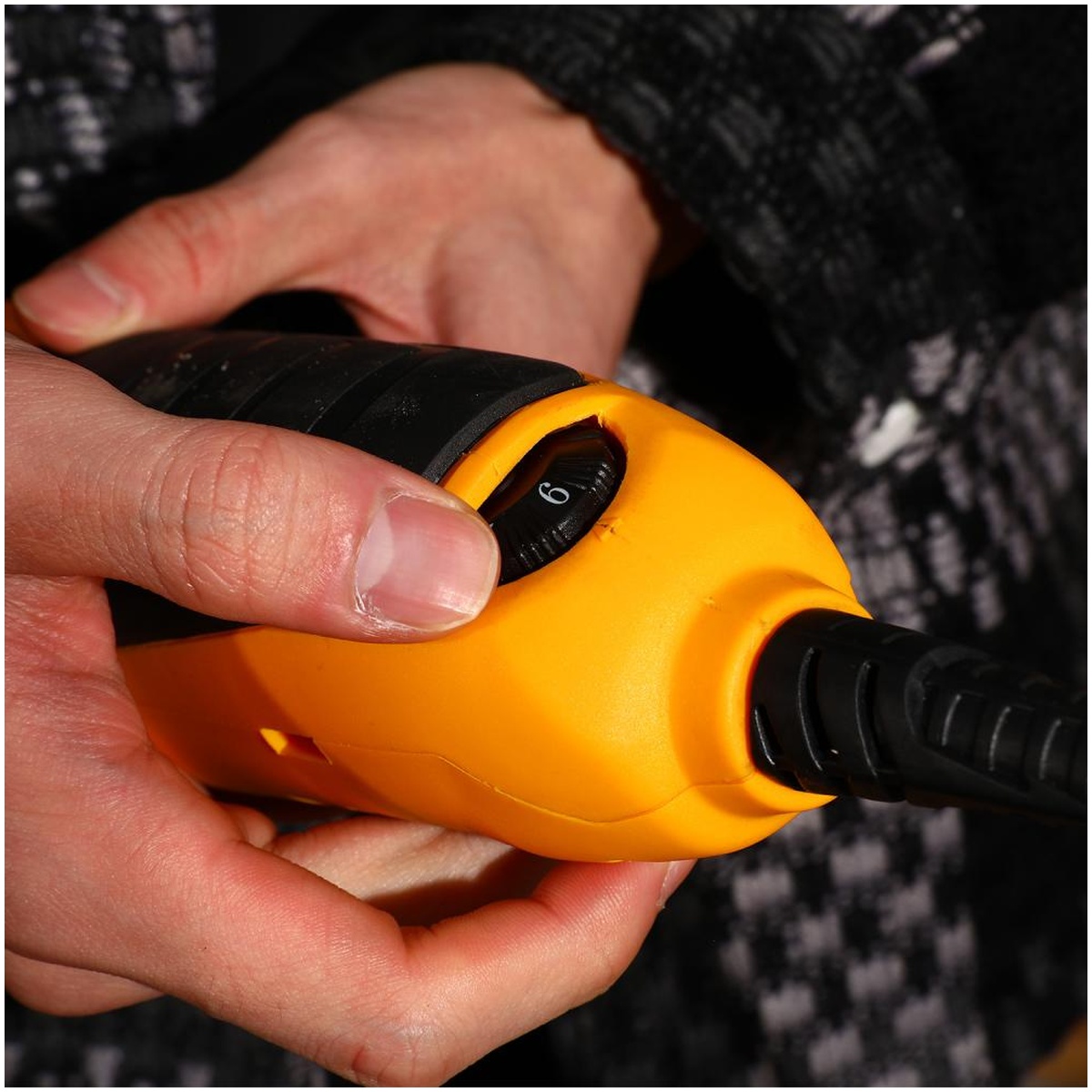 Реноватор сетевой Deko DKOT600 600 Вт набор 39 предметов в сумке 063-4113