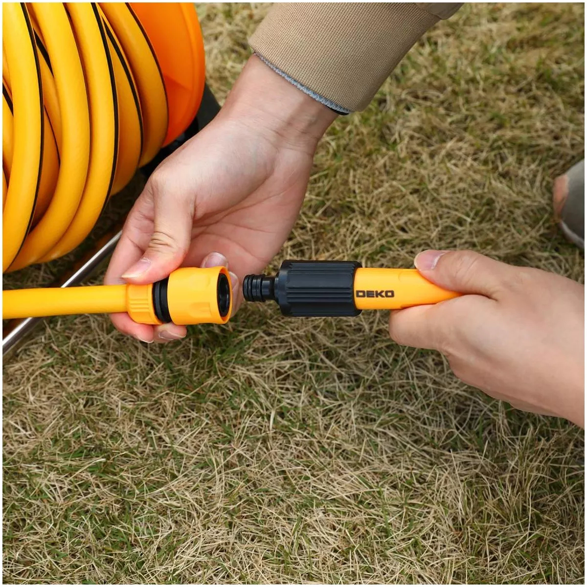 Набор для полива DEKO DKI15 шланг 1/2 15+2 м с катушкой и насадками 9 предметов 065-0930