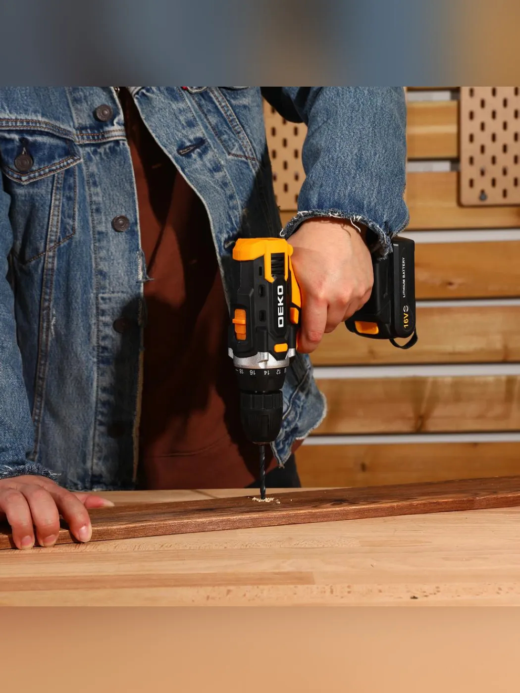 Набор аккумуляторного инструмента DEKO Sharker 16V BMC 2x1.5 Ач + 63 предмета 083-1041