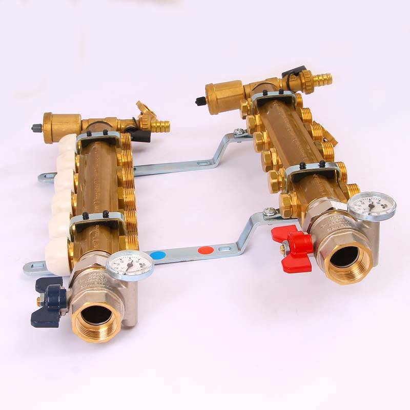 Коллекторная группа с термостатическими вентилями и расходомерами Tiemme 1x3/4 EK 6 выходов 3870002