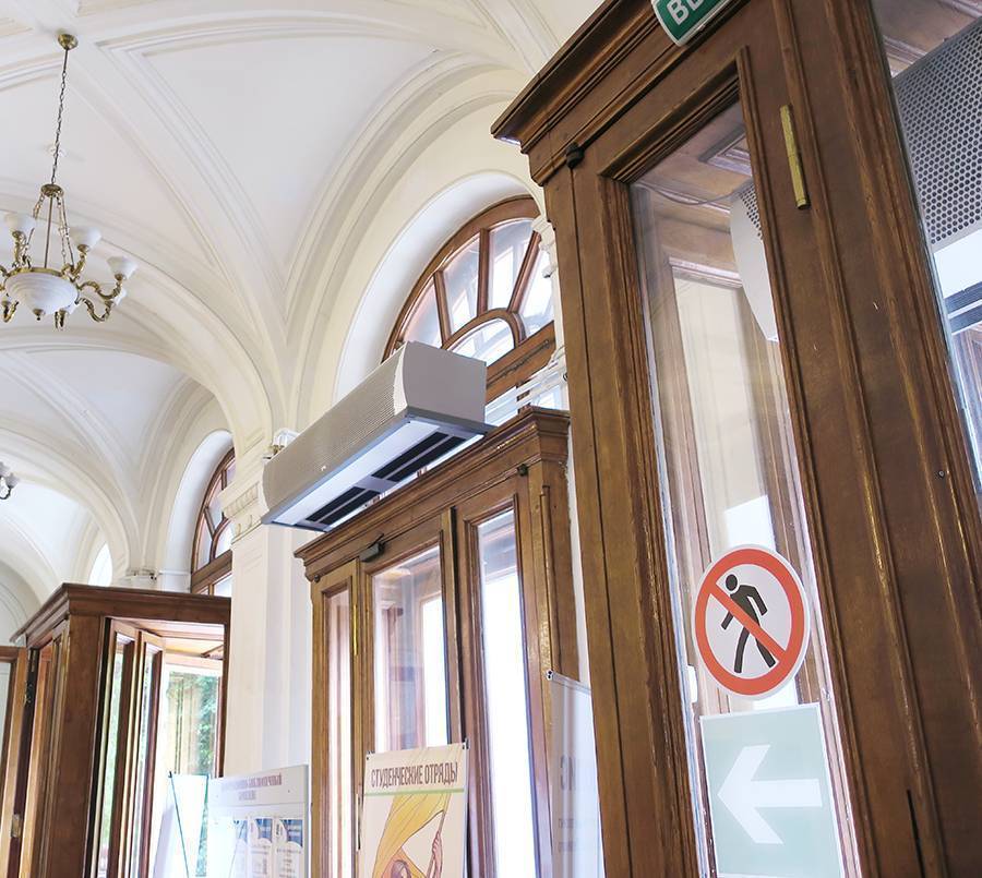 Тепловая завеса водяная Тепломаш КЭВ-130ПW Комфорт 125005