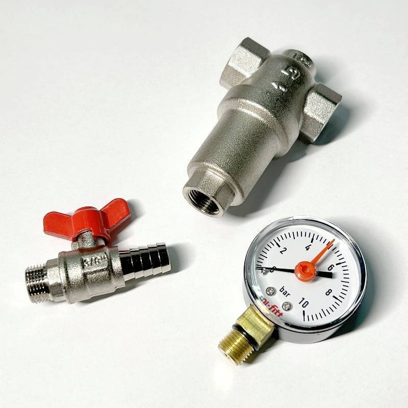 Фильтр промывной Uni-Fitt MINI В 1/2 со сливным краном и манометром никелированный 214M2000