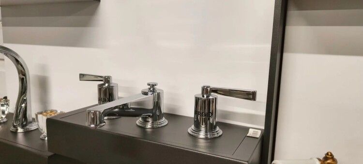 Смеситель для раковины THG Fauborg metall with lever handles на 3 отверстия хром G2UA02151