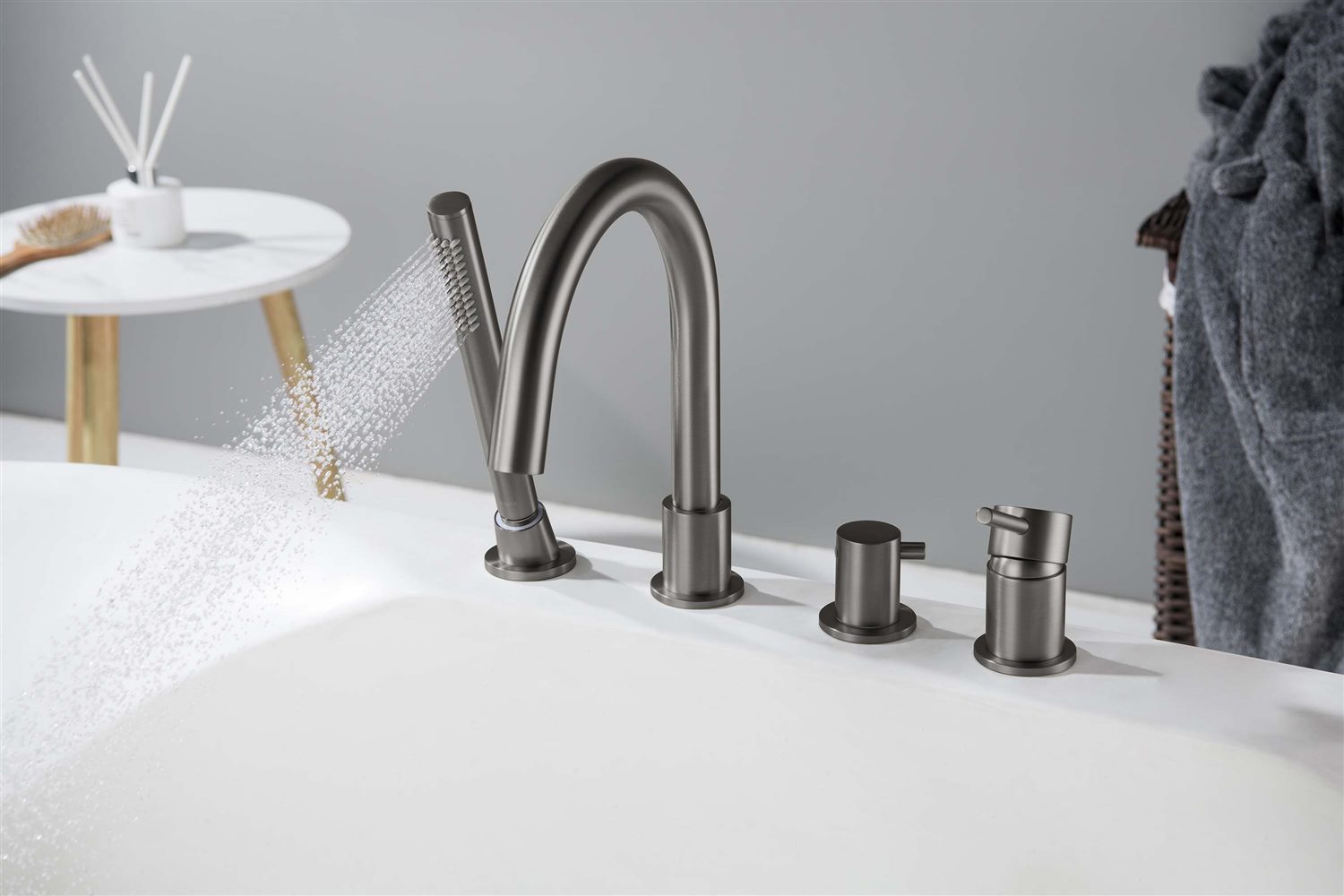 Смеситель на борт ванны Aquanet Европа на 4 отверстия оружейная сталь AQ1348BGM