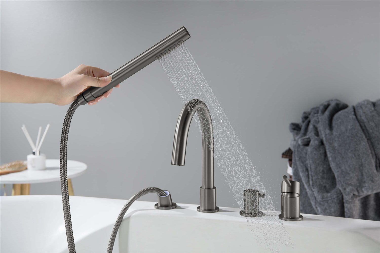 Смеситель на борт ванны Aquanet Европа на 4 отверстия оружейная сталь AQ1348BGM