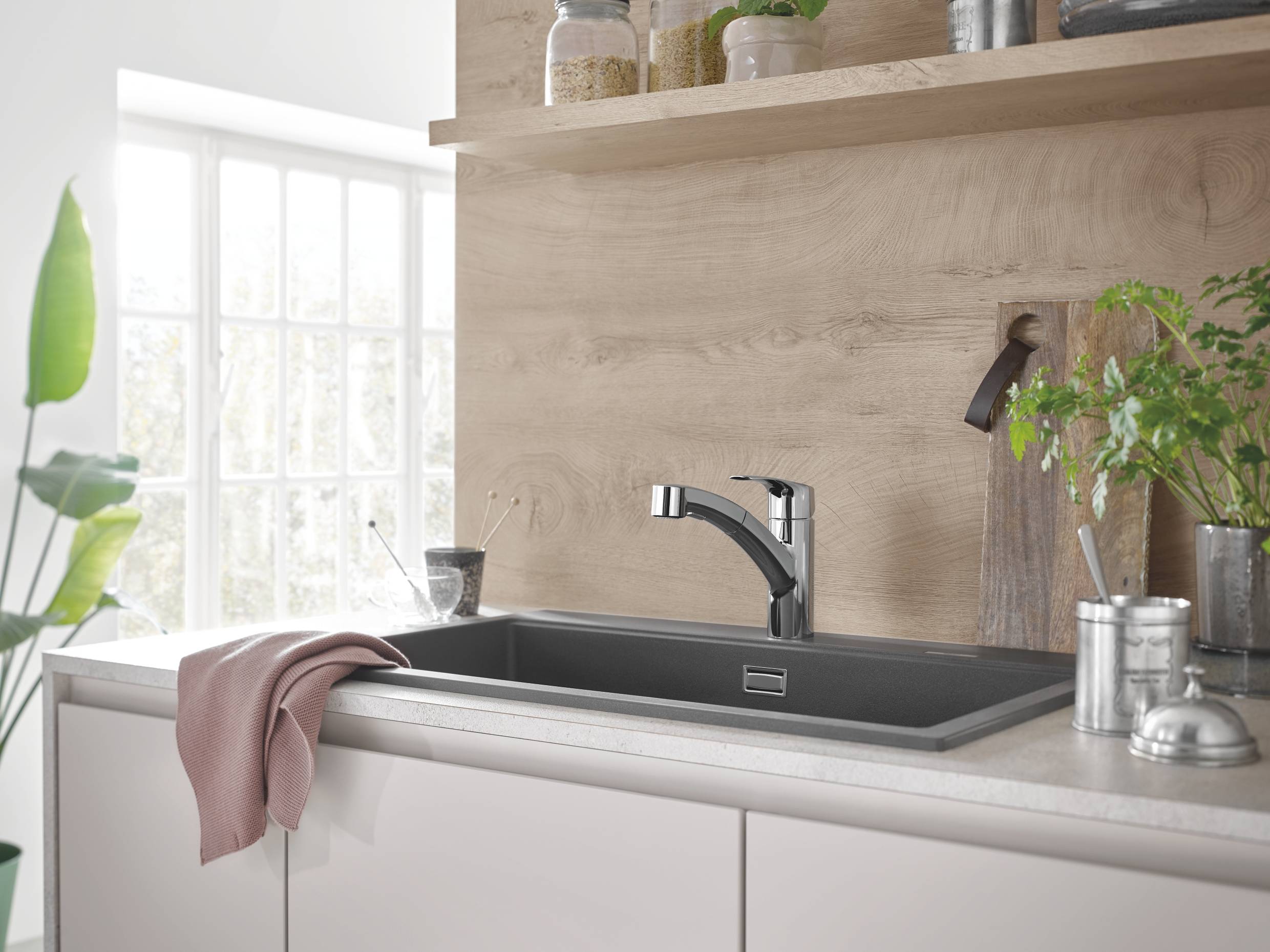 Смеситель для кухни GROHE Eurosmart с выдвижной лейкой хром 30305001