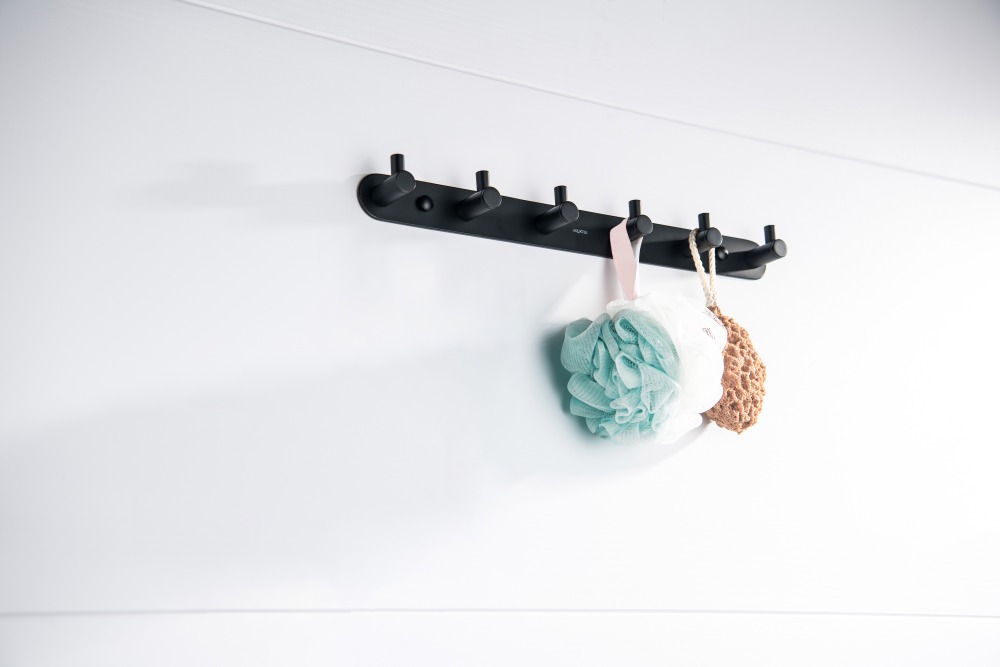 Планка с 6 крючками Aquanet Europa матовый черный AQ4124MB