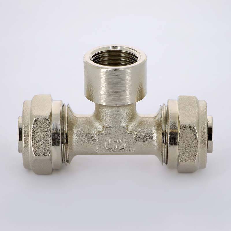 Тройник обжимной Uni-Fitt никелированный 20х3/4х20 ВР 667N7370