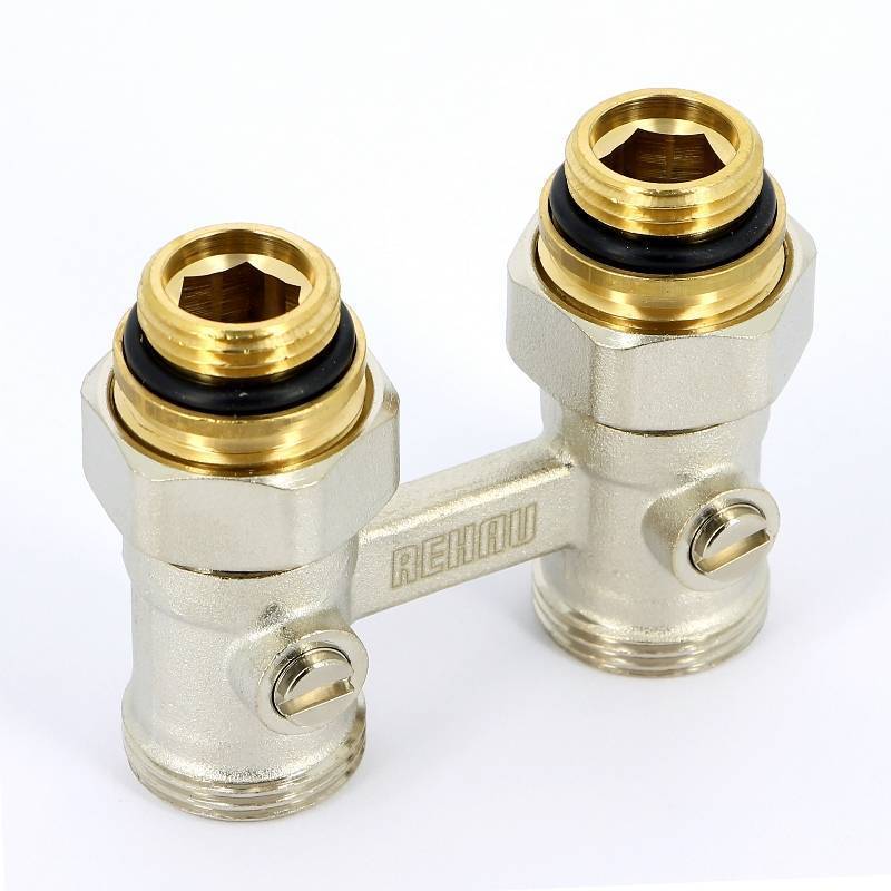 Узел нижнего подключения REHAU прямой с шаровыми кранами 1/2 x 3/4 EK 240727
