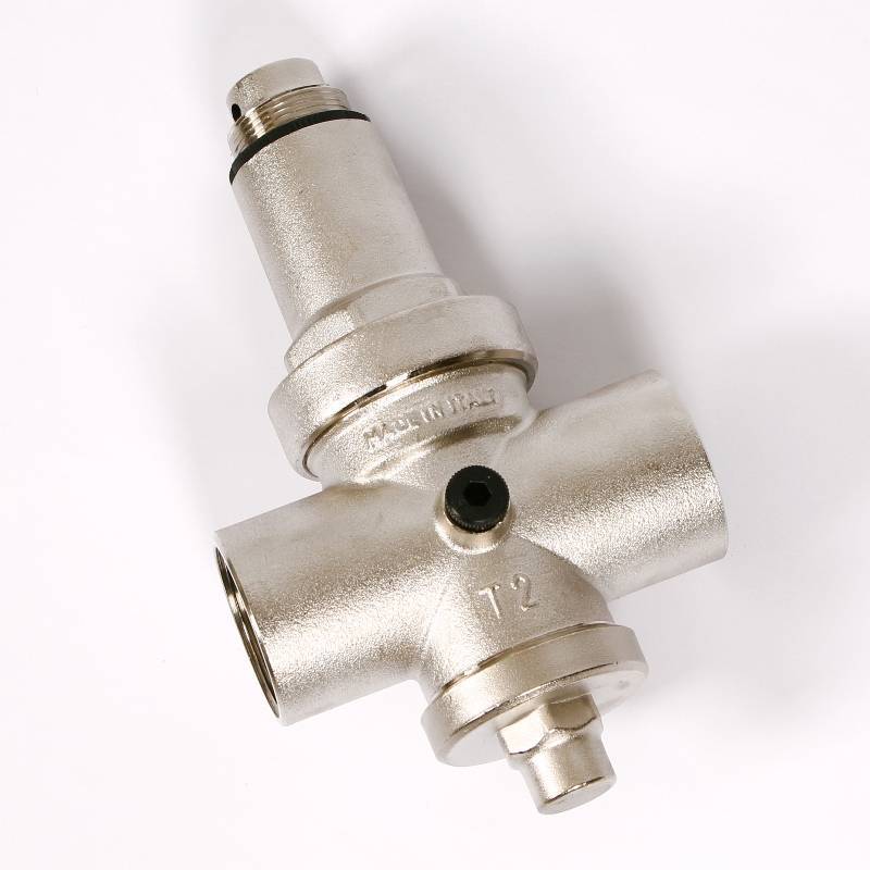 Редуктор давления UNI-FITT 204N ВВ никелированный с отверстием под аксиальный манометр 1 1/2 204N6140