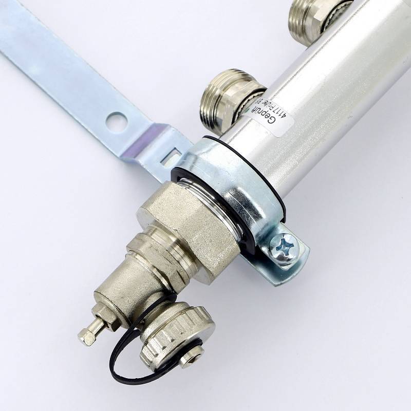 Коллекторная группа REHAU HLV 1 x 3/4 5 выходов с воздухоотводчиком 110207