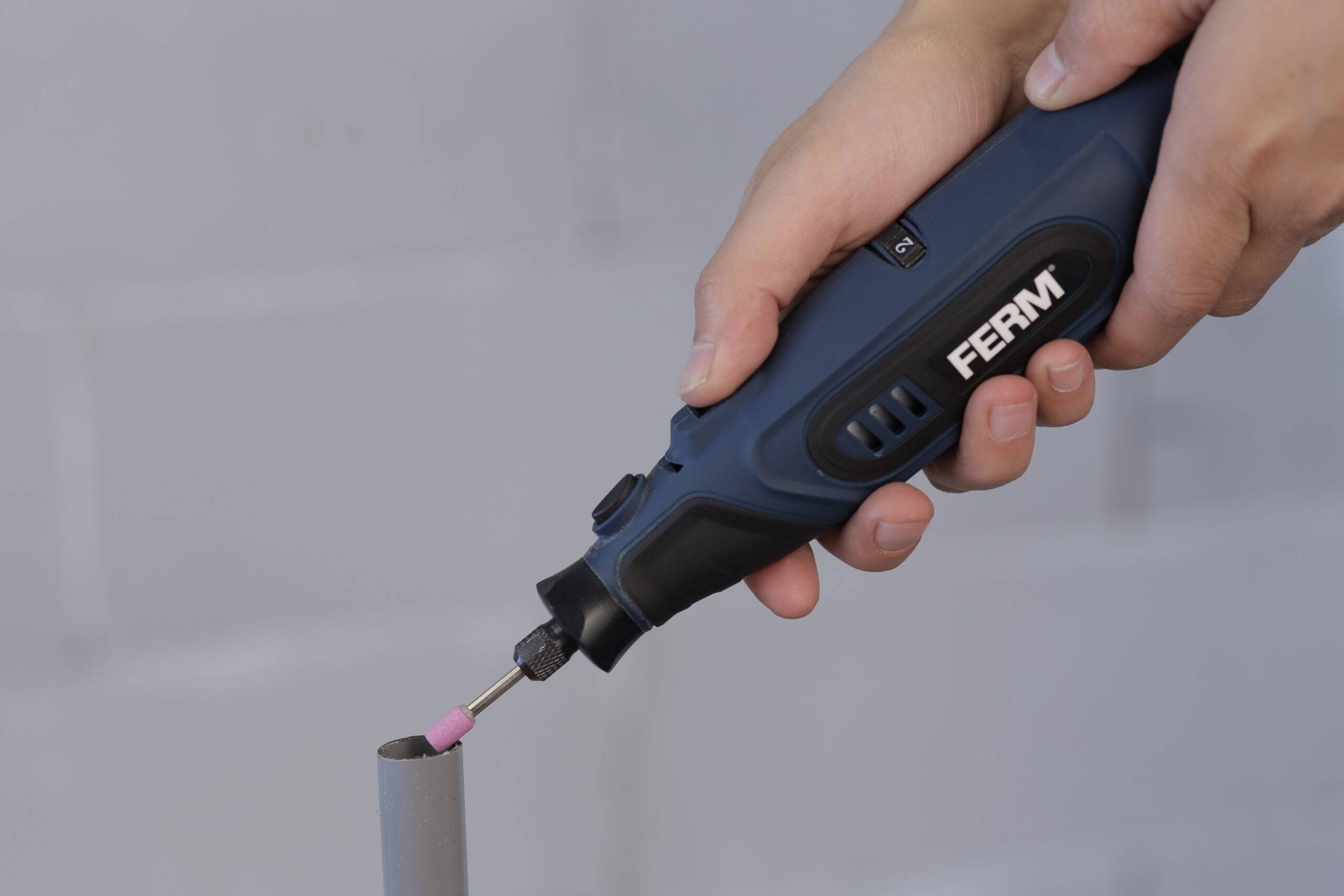 Гравер аккумуляторный FERM CTM Li-Ion 12 В CTM