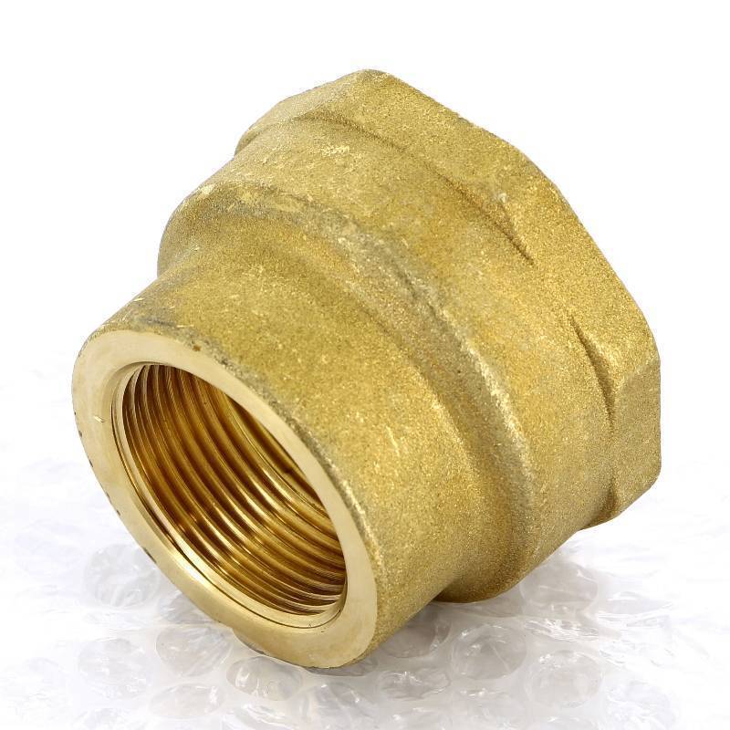 Муфта латунная Uni-Fitt 2 x 1 1/2 дюйма ВР-ВР 602G7600