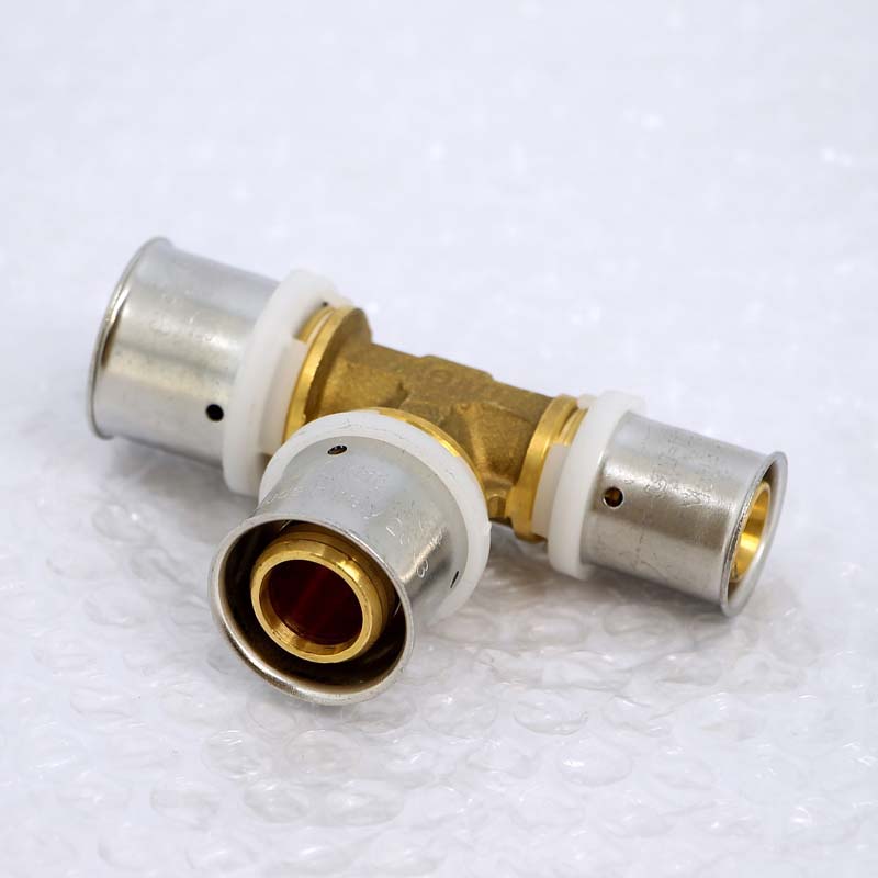 Тройник пресс Uni-Fitt 26х26х20 мм 706G8870